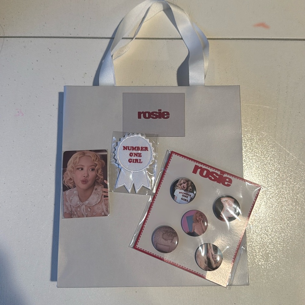 BLACKPINK ROSIE ROSE APT Pins lot